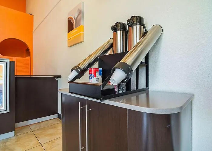 6 Chandler Hotel 2*