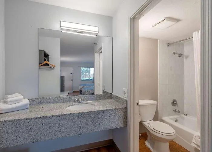 6 Chandler Prado del Sol