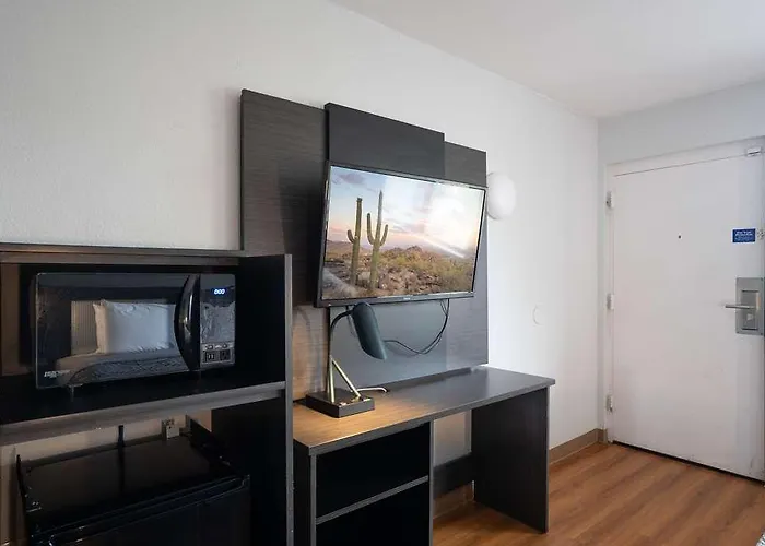 Hotel 6 Chandler